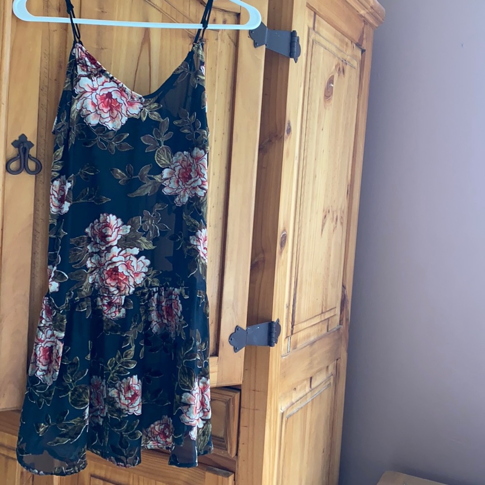 Crushed velvet roses black dress
